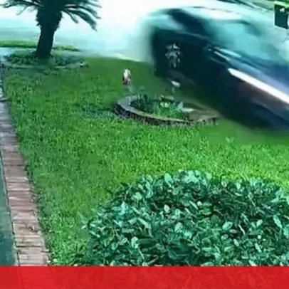 Tesla com condução autónoma embate em casa e mata mulher no Texas