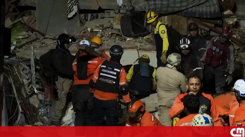 Equipes de resgate procuram sobreviventes nos escombros após sismos na Venezuela