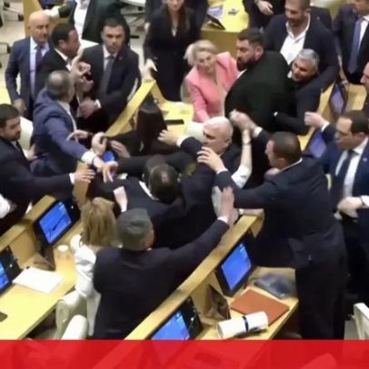 Confrontos entre deputados marcam discurso do primeiro-ministro no Parlamento georgiano