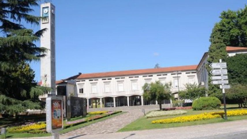 Alunos de Famalicão que estudem fora do concelho têm segundo passe também gratuito