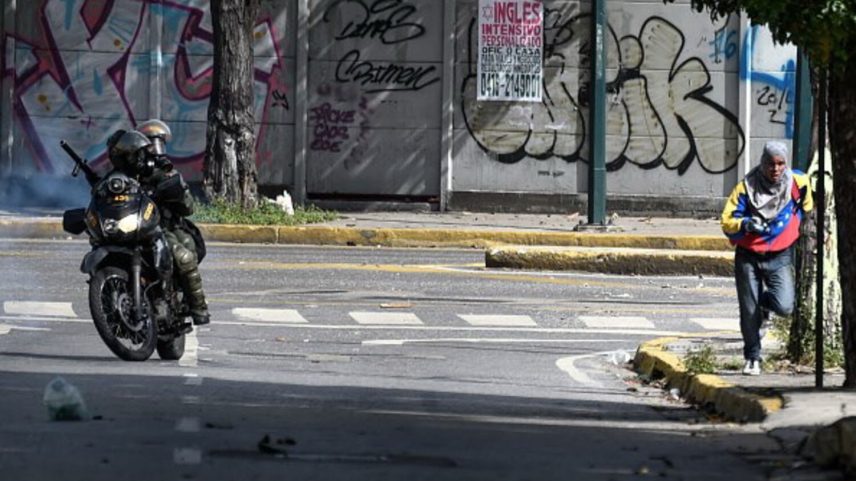 Jornalista colombiano é assassinado numa localidade fronteiriça com a Venezuela
