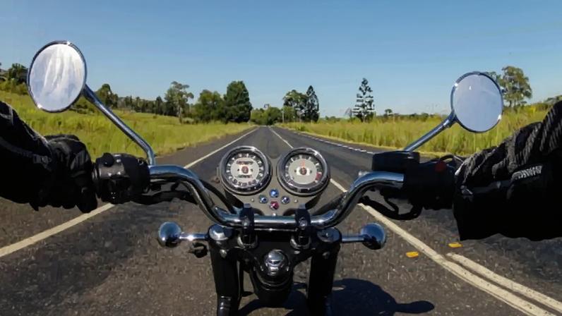 Motociclista português morre em colisão entre mota e carro na Suíça