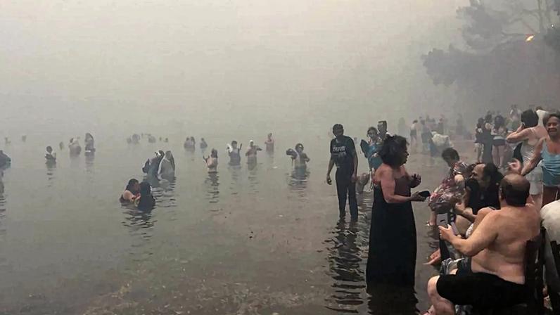 Grécia aposta em tecnologia espacial para controlar incêndios florestais