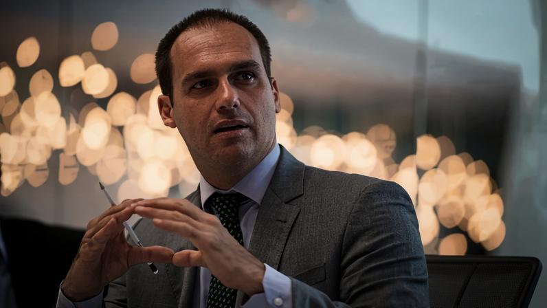 Eduardo Bolsonaro condenado por constranger o STF no caso da tentativa de golpe