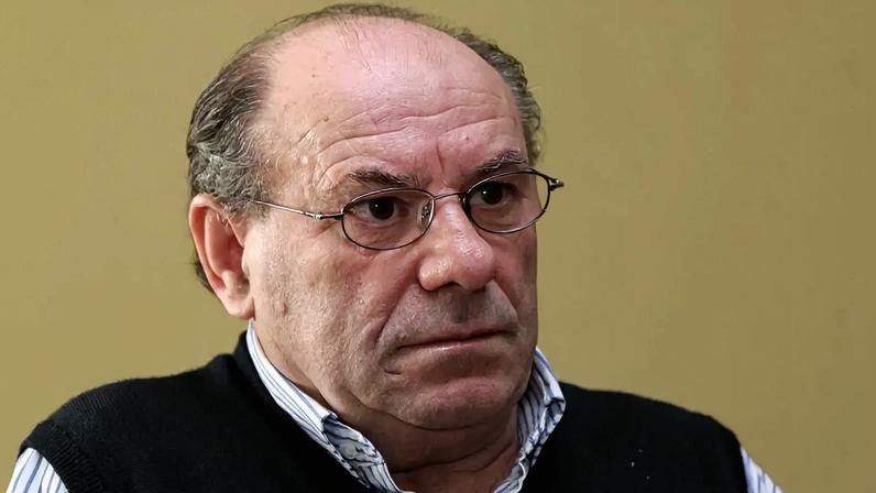 António Simões afirma que a atual equipa deve superar a seleção de 66