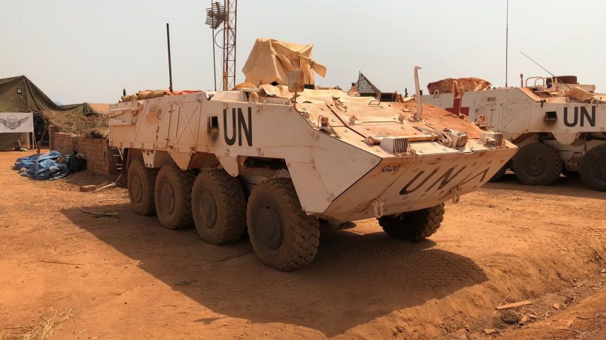 Arrombamento de blindados Pandur no regresso de missão da ONU