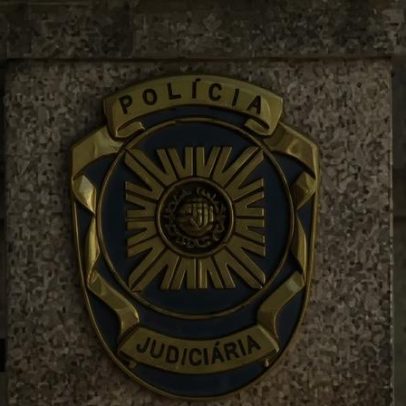 Jovem de 17 anos baleada à saída de discoteca na Feira