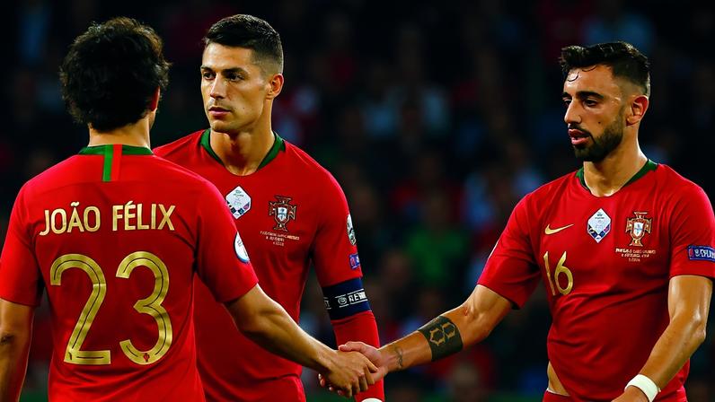 Bruno Fernandes com Cristiano Ronaldo e João Félix