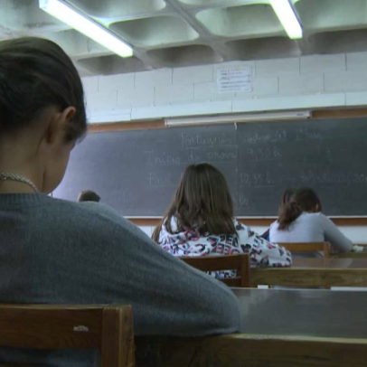 Relógios inteligentes e correção digital podem afetar exames nacionais