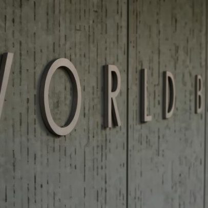 Banco Mundial prevê desaceleração do crescimento global para 2,5% em 2026