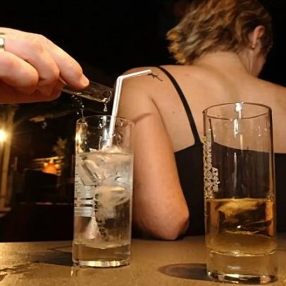 PJ alerta para novas drogas de violação colocadas em bebidas