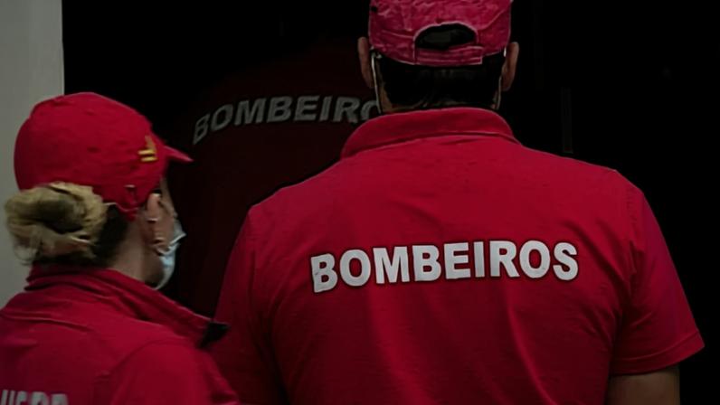 Sete meios aéreos combatem incêndio em Idanha-a-Nova