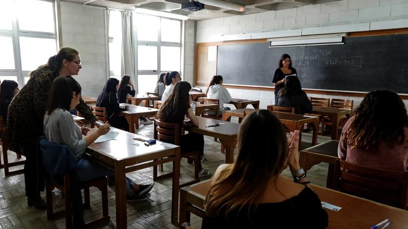 Metade dos alunos do 6.º ano realizam hoje prova a Português