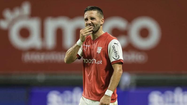 João Moutinho: carreira marcada por energia e longevidade