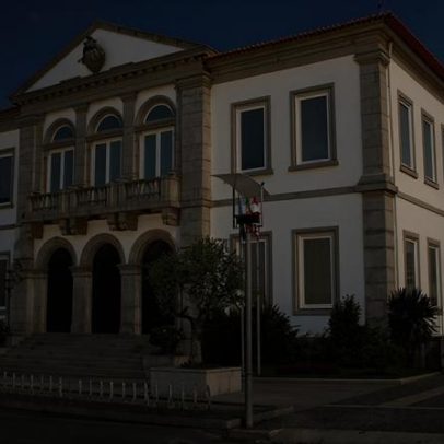 Trabalhadores da Intelcia pedem mais tempo para deixar as instalações da Câmara de Fafe