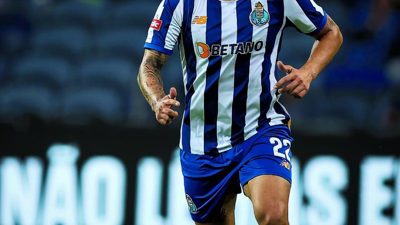 Alan Varela e Pepê com futuro em aberto no Dragão