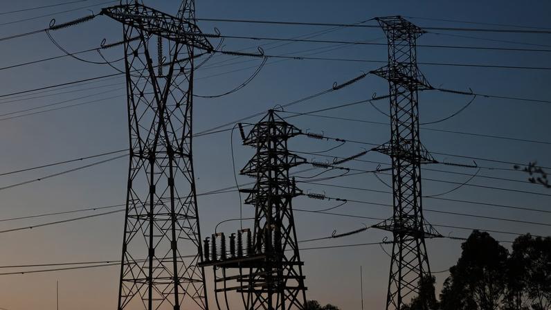 Pelo menos 655 milhões de pessoas continuam sem eletricidade