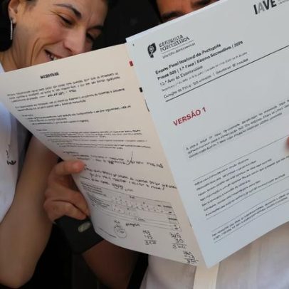 Polémica envolve repetição de cartoon em exame de Português e manual de apoio