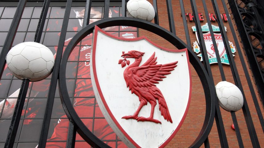 Iraola é oficializado como novo treinador do Liverpool