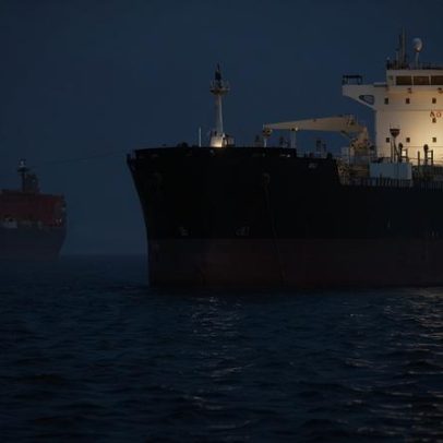 Presidente do Irão promete facilitar passagem de navios japoneses por Ormuz