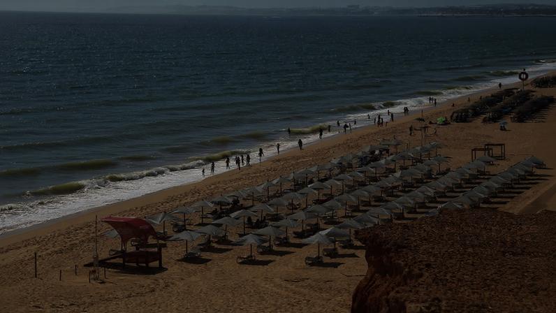 APA esclarece banhistas podem usar chapéus-de-sol diante das concessões de praia