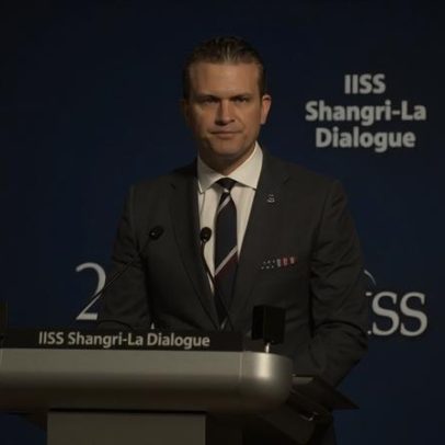 Hegseth exclui oficiais mulheres e negros da lista de promoções da Marinha
