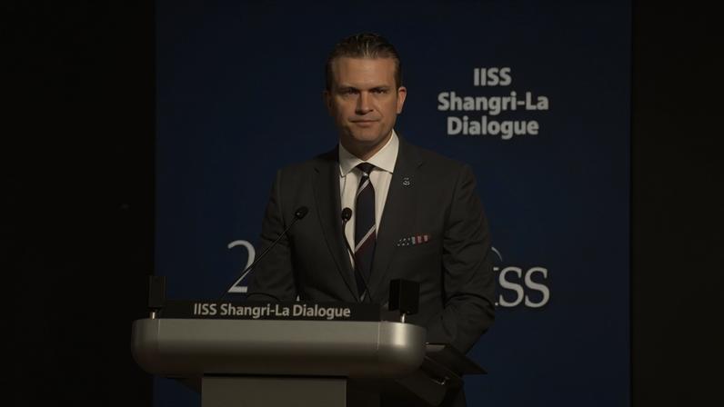 Hegseth exclui oficiais mulheres e negros da lista de promoções da Marinha