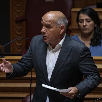 Líder do PCP chama à adesão à greve geral contra pacote laboral do Governo