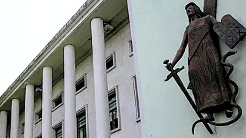 Chefe julgado por agressão a mulher é demitido da PSP