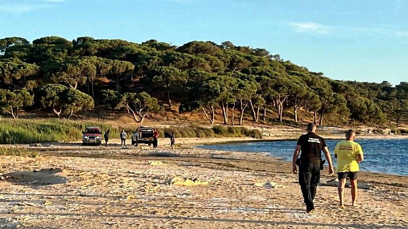 Homem encontrado morto enquanto pescava na Lagoa de Albufeira, Sesimbra