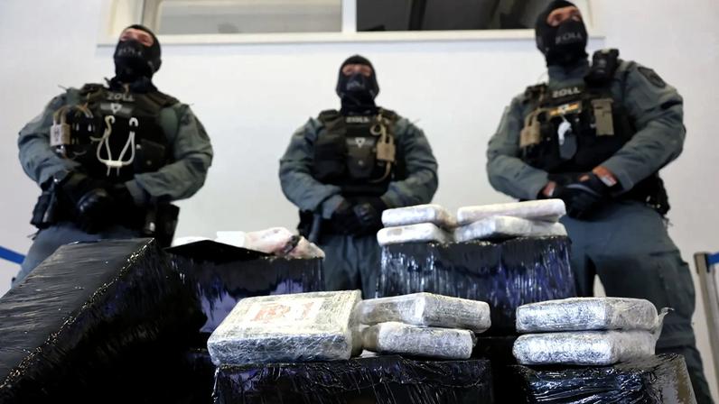 Alemanha apreende oito toneladas de cocaína escondidas num contentor de cacau. Dois suspeitos foram detidos em Espanha