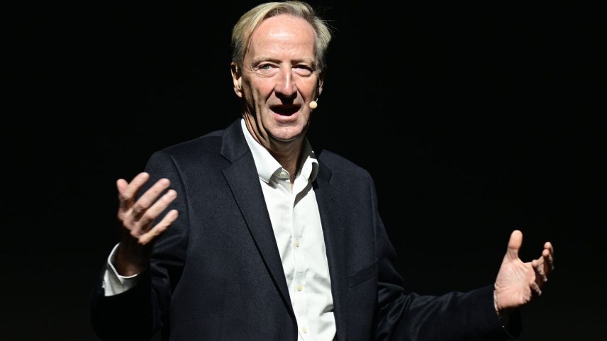 Morre Alex Younger, ex-chefe do MI6