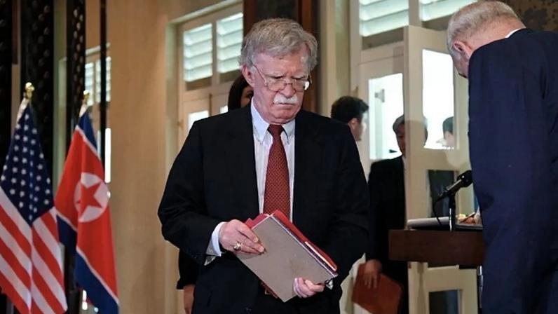 Ex-conselheiro de Trump vai declarar-se culpado por informações confidenciais