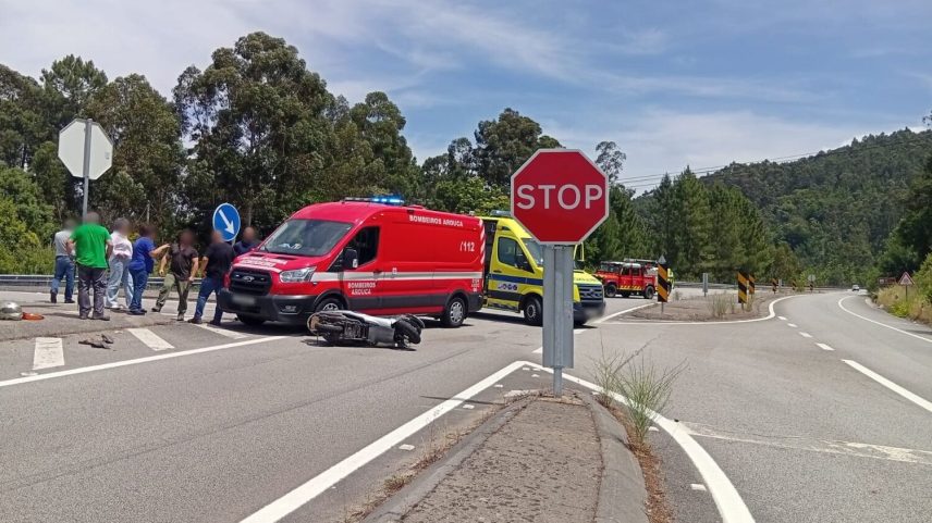 Homem gravemente ferido em colisão entre moto e carro em Arouca