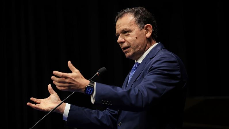 PSD vai alterar diploma sobre bandeiras "seguindo recomendações" do Presidente da República