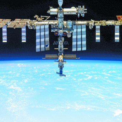Fuga de ar na estação espacial aciona alerta de evacuação
