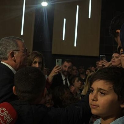 Presidente apela a Luxemburgo para ampliar o ensino de português.