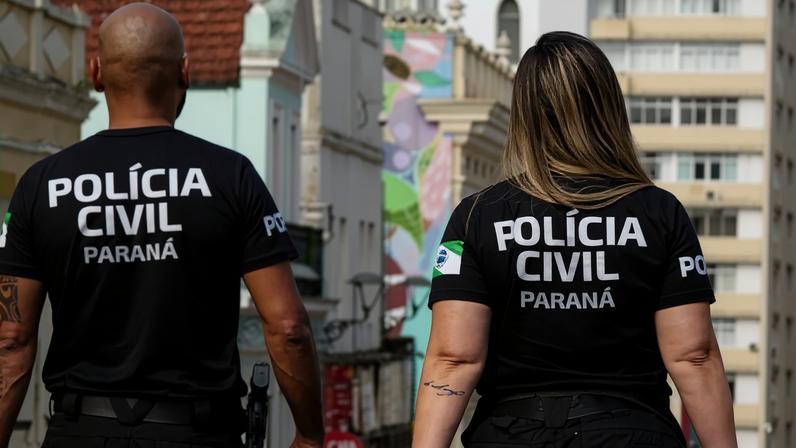 Agente da Polícia Civilfoi preso esta terça-feira por colegas da corporação acusado de fazer parte do PCC