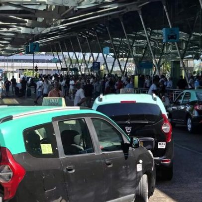 Taxistas bloqueiam praça de táxis no Aeroporto de Lisboa em protesto espontâneo