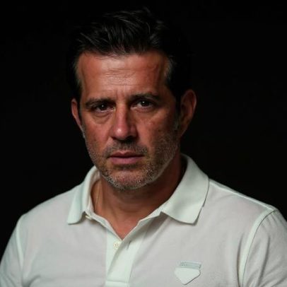 Marco Silva teme falta de extremos para a estreia