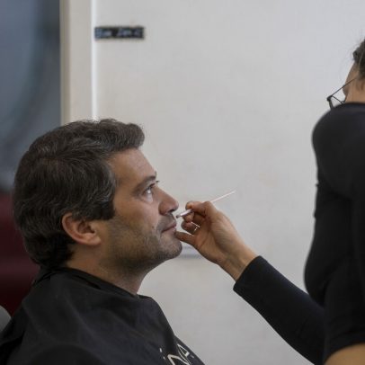 André Ventura recebe oferta de 400 euros em maquilhagem e perfumes
