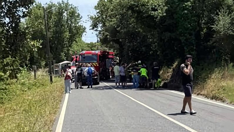 Despiste de carrinha de clube de futsal em Mafra faz um morto e seis feridos