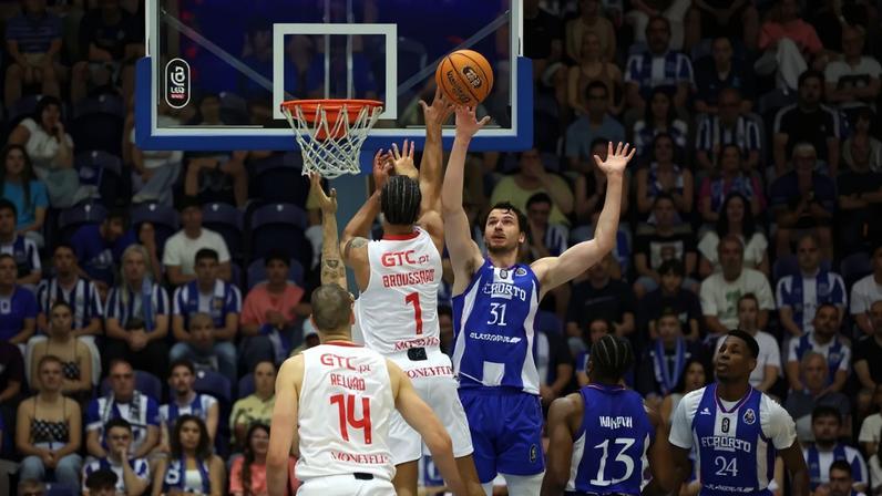 FC Porto é campeão nacional de basquetebol