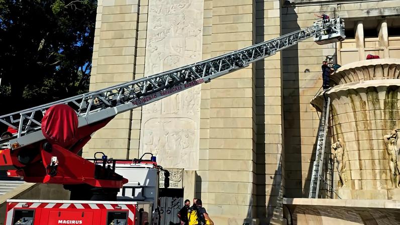 Jovem de 25 anos cai para a Fonte da Alameda, em Lisboa