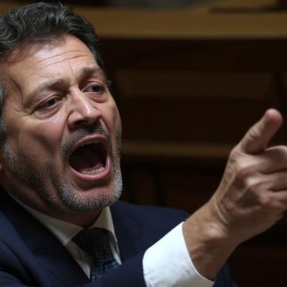 Chega solicita reapreciação de diploma para proibir bandeiras ideológicas
