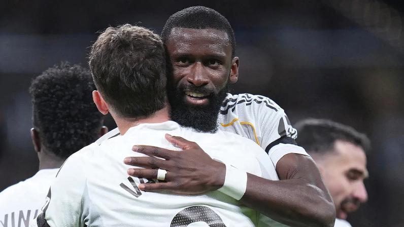 Rüdiger renova com o Real Madrid por uma temporada