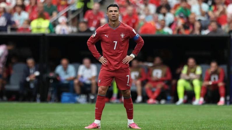 Cristiano Ronaldo soma 10.º jogo consecutivo em 'branco' em fases finais