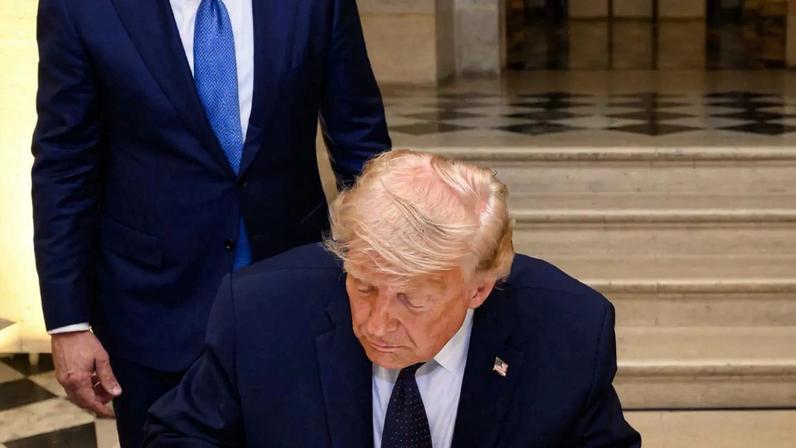 Trump afirma acordo com Irão que evitou depressão mundial