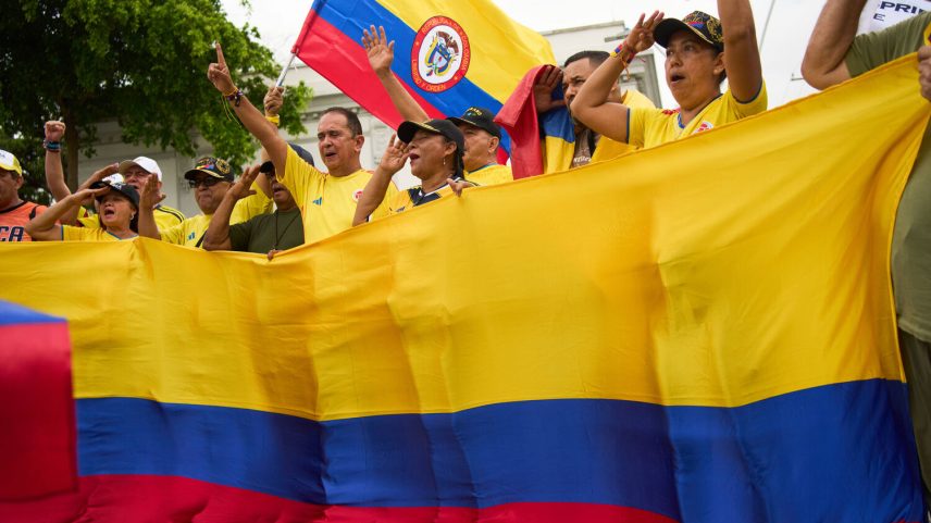Colombianos vão às urnas no domingo para a segunda volta presidencial