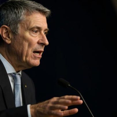 José Luís Carneiro vota contra a proposta da reforma laboral